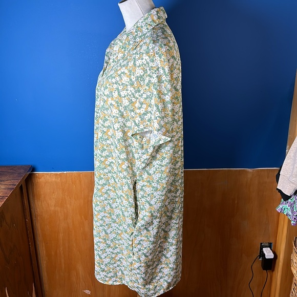 Women’s dress - Picture 3 of 8